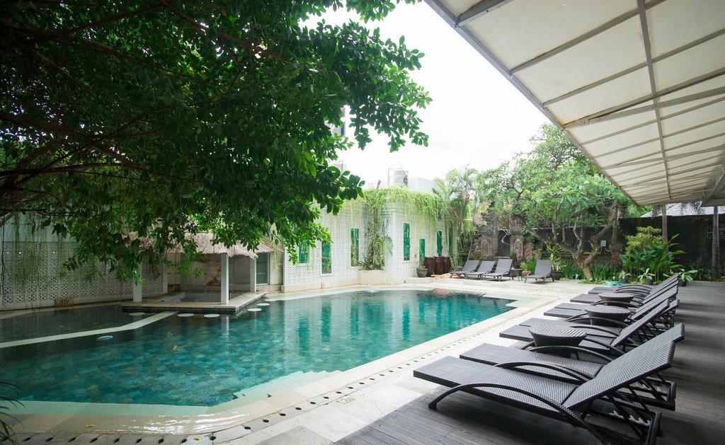 Kuta One Party Hotel Eksteriør billede
