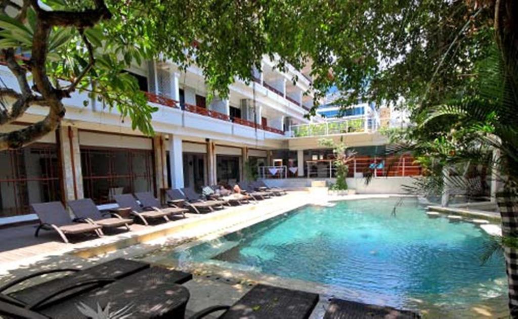 Kuta One Party Hotel Eksteriør billede
