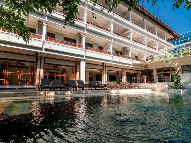 Kuta One Party Hotel Eksteriør billede